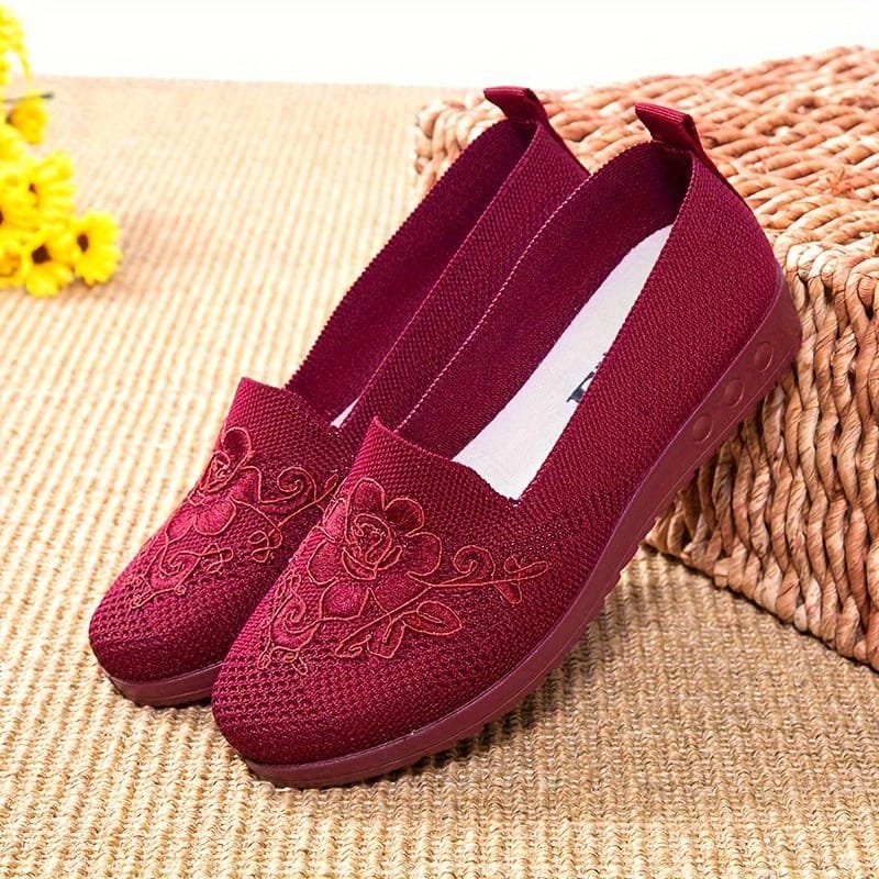 New Breathable Cloth Shoes for Women's Soft Bottom Non-Slip Mom Shoe Low-Cut Slip-on Casual Shockproof  Spring Summer Popularity