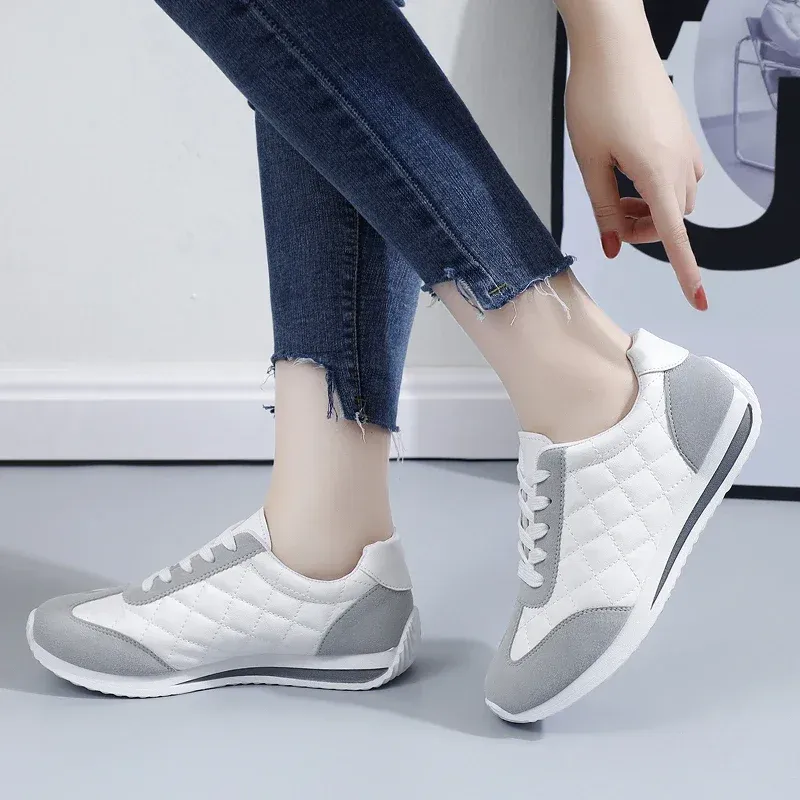 Fashion Women's Sneakers 2024 Spring New Ladies Vulcanize Shoes Outdoor Running Walking Female Shoes Comfort Lightweight Sneaker