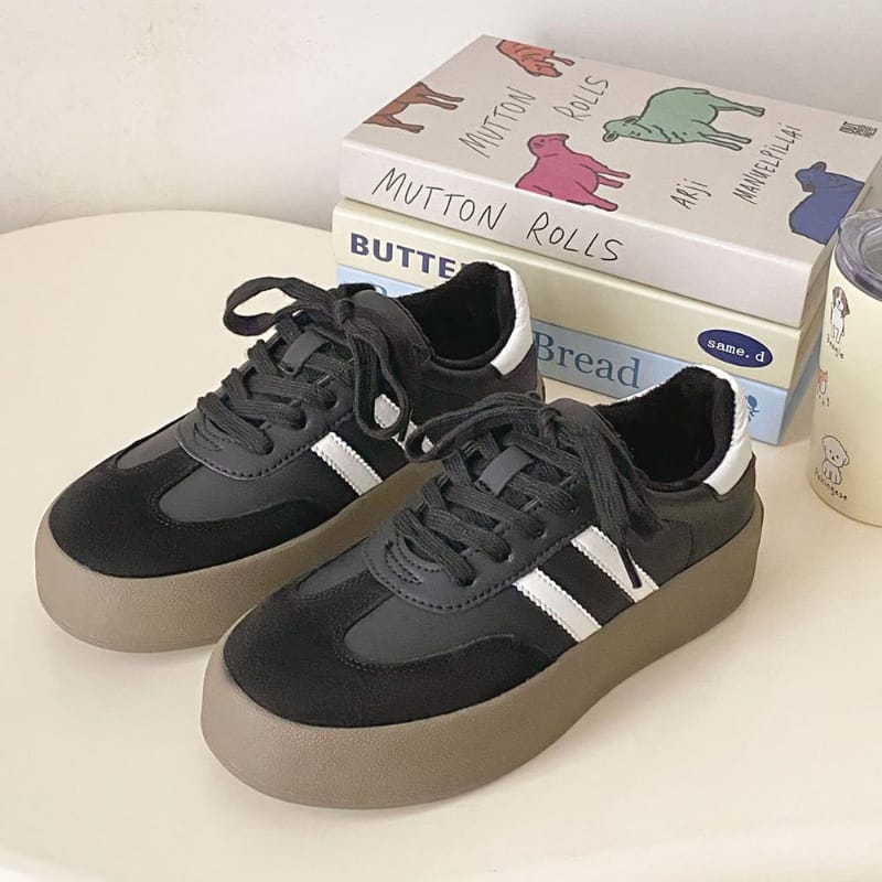 2023 Winter New Round Toe Leather Lace Up Color Matching Plush Thermal Insulation Versatile Casual Sports Shoes Women's Shoes