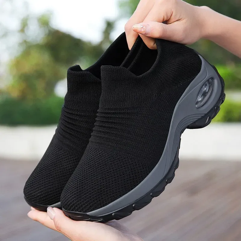 Fashion Women's Casual Sneakers Summer Comfort Mesh Running Shoes Breathable Cushion Black Sneakers for Women 2023 Student Shoes
