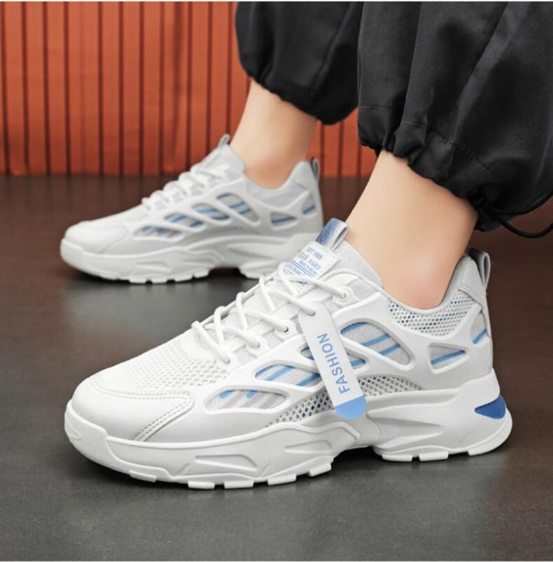 Men's breathable sports casual mesh shoes summer soft sole anti slip outdoor running shoes student fashion trendy urban shoes