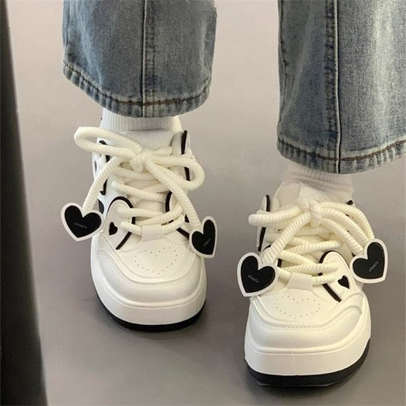 Kawaii White Shoes Heart Platform Sneakers Women Tennis Female Flats Spring Summer 2024 Casual Vulcanize Cute Harajuku Footwear