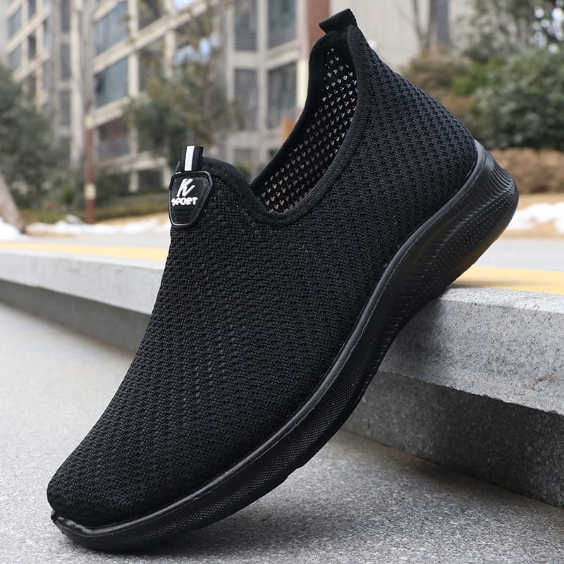 Summer Men's Casual Shoes Knitted Mesh Sneakers Non Slip Lightweigh Flats New Men Breathable Slip on Running Shoes Tenis Hombre