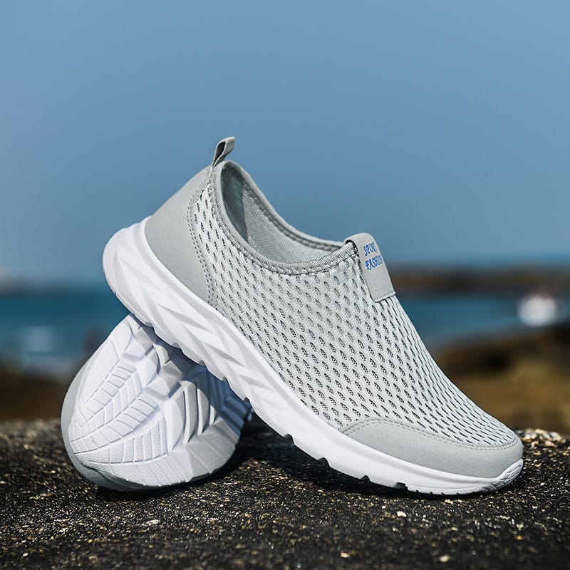 2022 New Men Fashion Running Shoes Summer Soft Lightweight  Mesh Couple Outdoor Comfortable Men Casual Sneaker