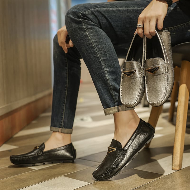 Men's shoes in the summer of 2024, the new leisure sports trend in England, soft-soled leather shoes and men's bean shoes.