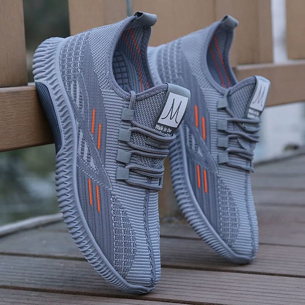 Men's lightweight mesh breathable casual sports shoes summer outdoor soft sole comfortable running shoes fashion youth sneakers