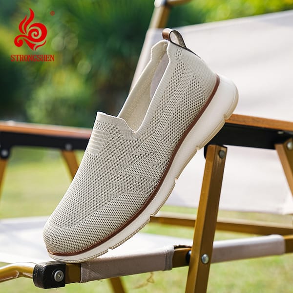 STRONGSHEN Men Casual Shoes Mesh Sneakers Husband Slip-On Casual Shoes Comfortable Soft Anti-slip Walking Sneakers Size 39-48