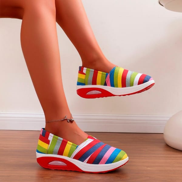 Women's Thick Soled Sports Shoes Autumn New Round Head Canvas Breathable Foot on A Casual Single Shoes