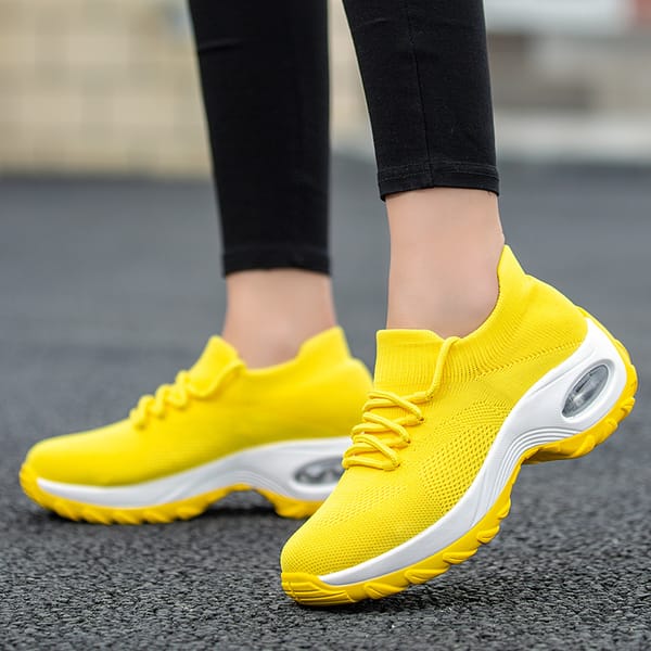 2023 Spring and Autumn Women's Sports Running Platform Yellow Breathable Mesh Socks Boots Cushioned Sports Shoes