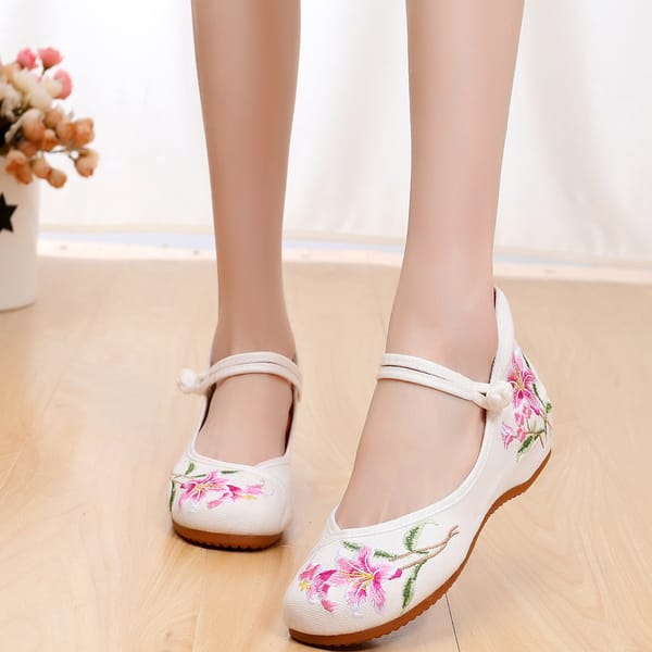 Fashion Vintage Woman Cloth Shoes Elegant Ethnic Style Casual Embroidery Streetwear Chinese Style Women Shoes Summer Zapatos