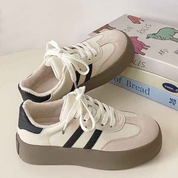 2023 Winter New Round Toe Leather Lace Up Color Matching Plush Thermal Insulation Versatile Casual Sports Shoes Women's Shoes