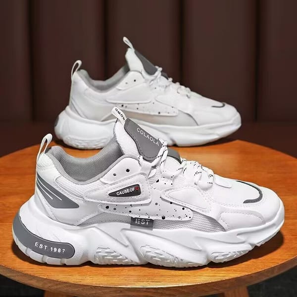 New Men's Casual Sports Shoes Comfortable Waterproof Casual Men's Shoes Fashionable and Versatile Thick-soled Casual Shoes