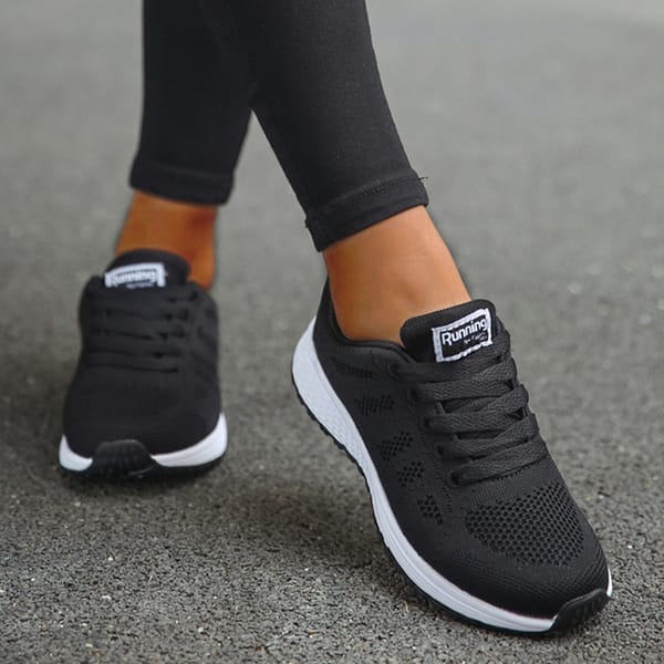 Breathable Women's Sneakers Fashion 2024 New Solid Color Outdoor Sneakers Women Mesh Fabric Lace Up Woman Shoes Female Footwear