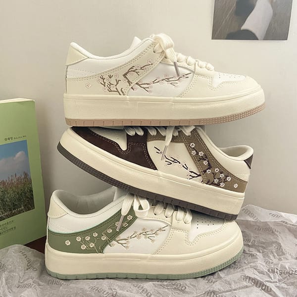 Autumn Flower Embroidery Design Women's Shoes Brown Low Top Leather Ladies Casual Shoes Thick Sole Sneakers 24-79